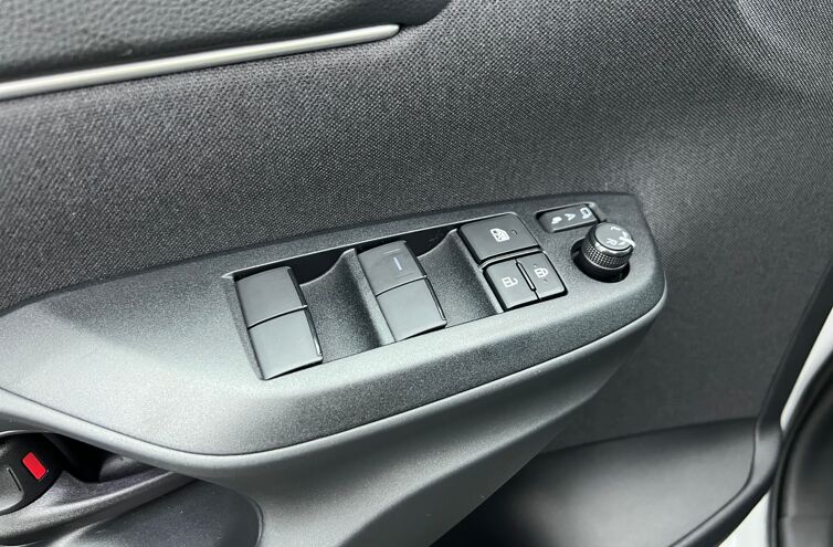 TOYOTA Yaris Cross SUV Hybride Essence