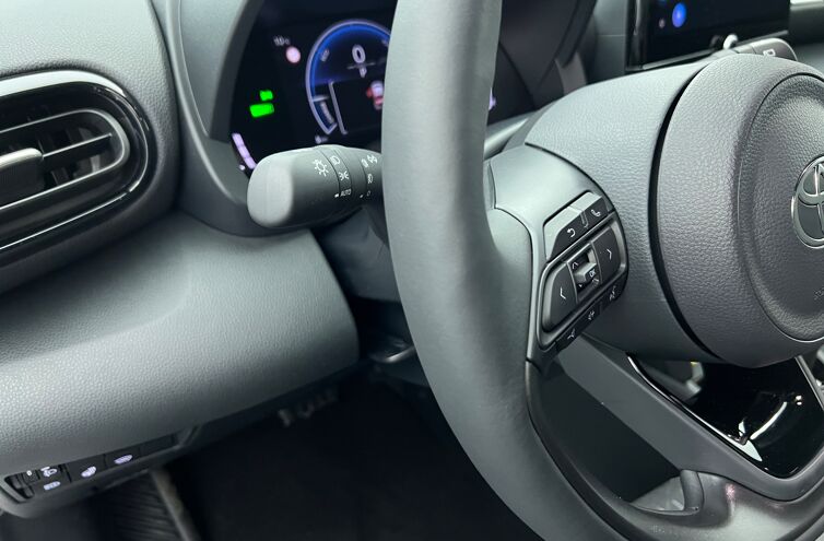TOYOTA Yaris Cross SUV Hybride Essence