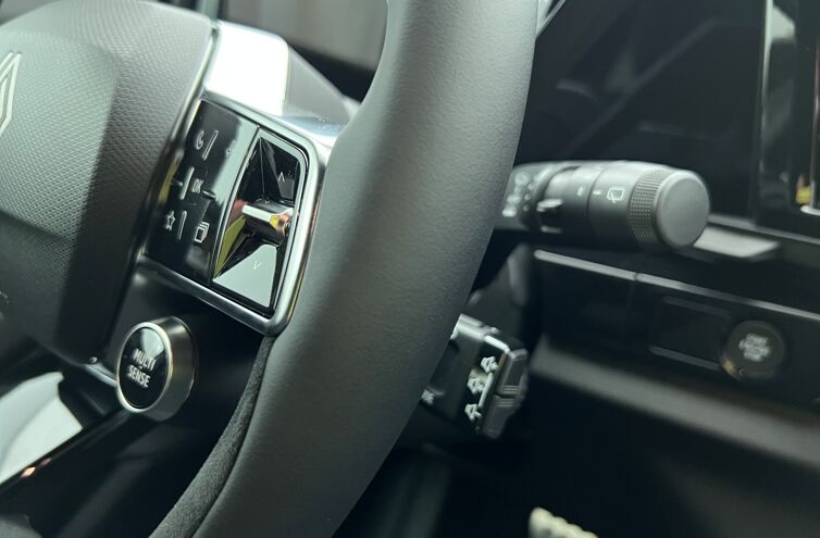 RENAULT Austral SUV Hybride Essence