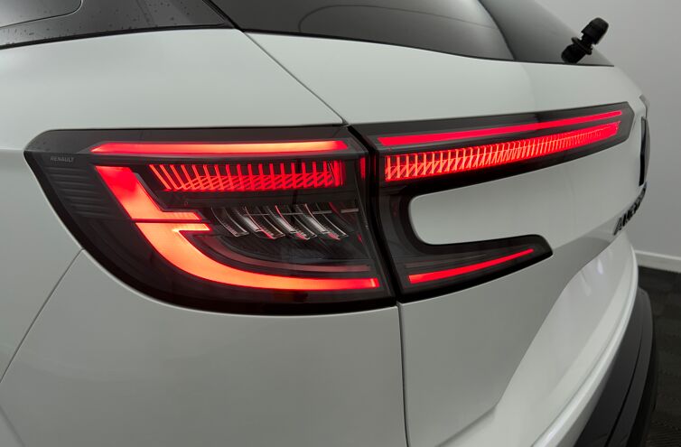 RENAULT Austral SUV Hybride Essence
