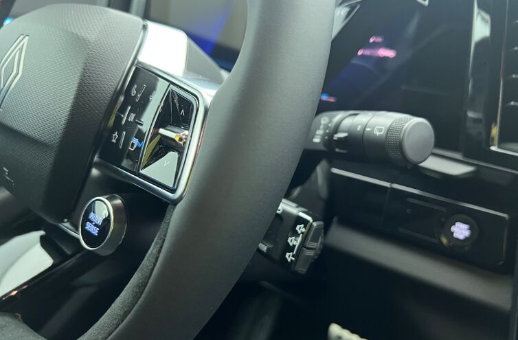 RENAULT Austral SUV Hybride Essence