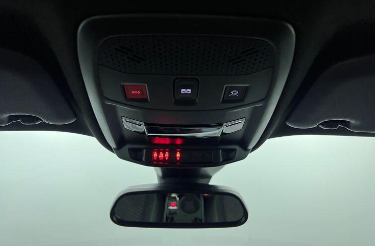 PEUGEOT 2008 SUV Hybride Essence