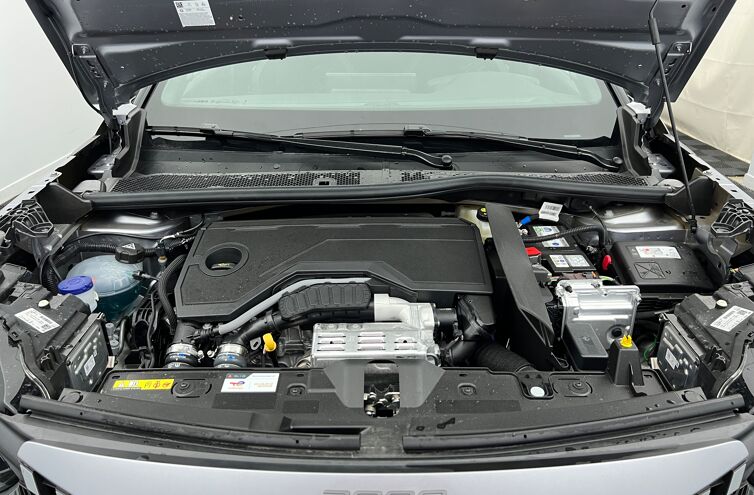 PEUGEOT 2008 SUV Hybride Essence