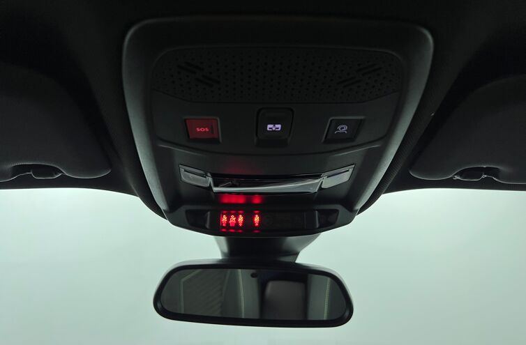 PEUGEOT 2008 SUV Hybride Essence
