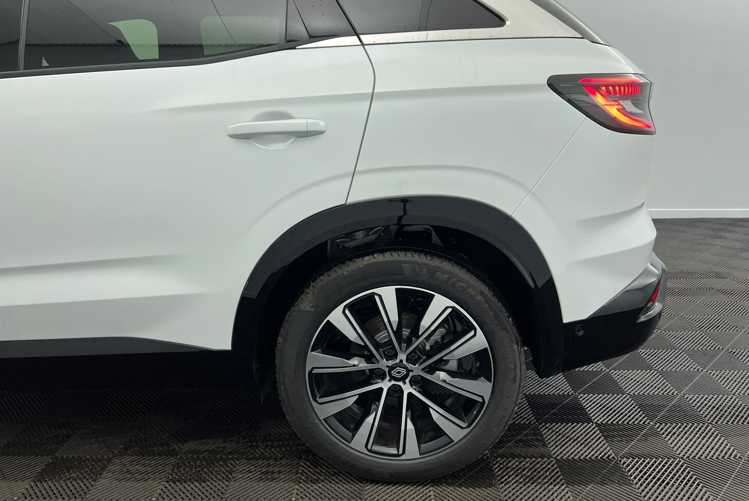 RENAULT Austral SUV Hybride Essence