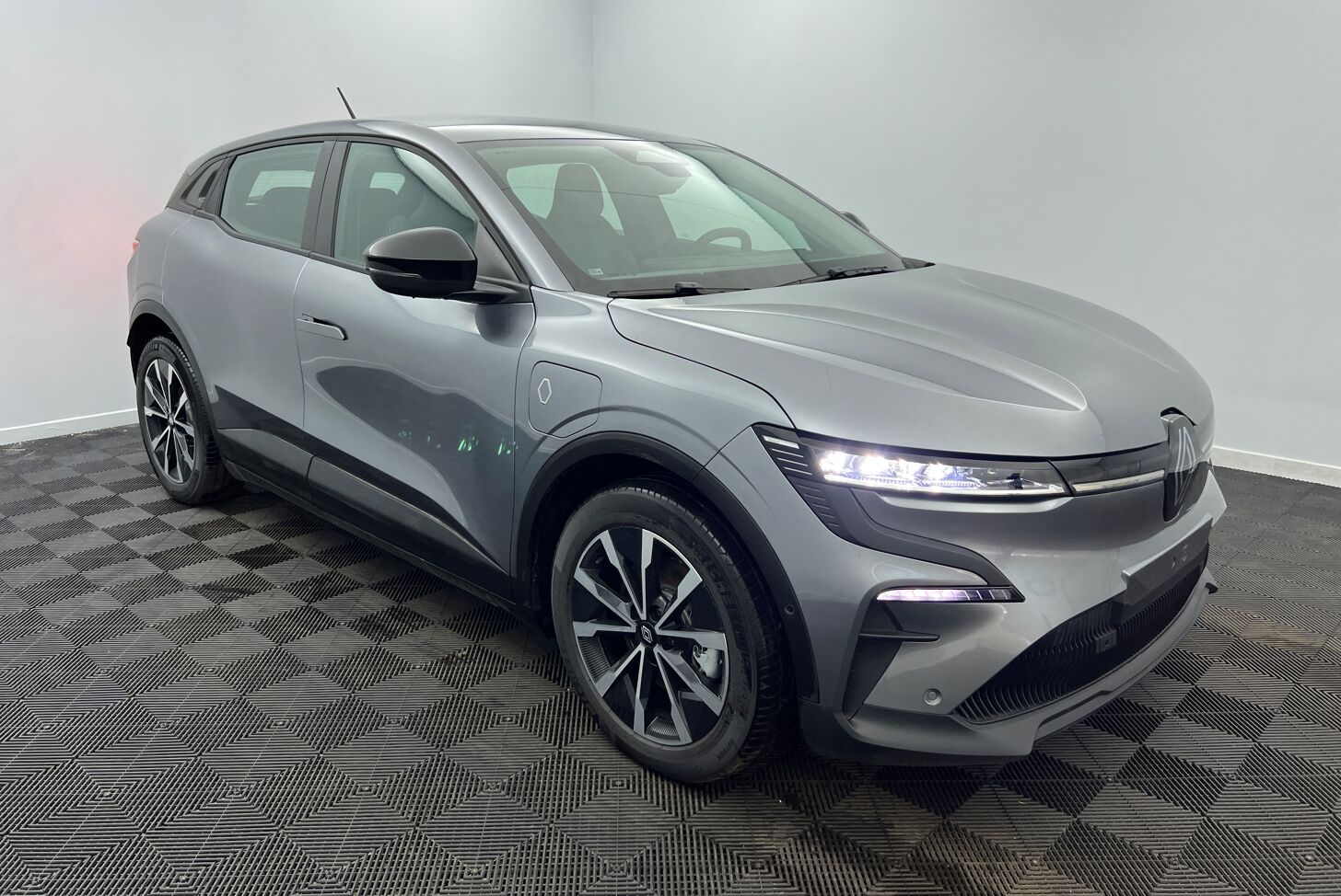 RENAULT Megane E-Tech électrique Berline Electrique 