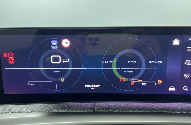 PEUGEOT 3008 SUV Hybride Essence