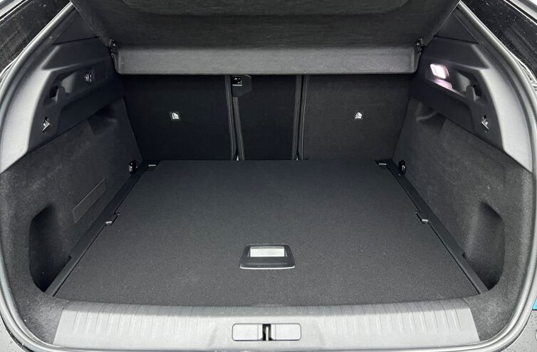 PEUGEOT 3008 SUV Hybride Essence
