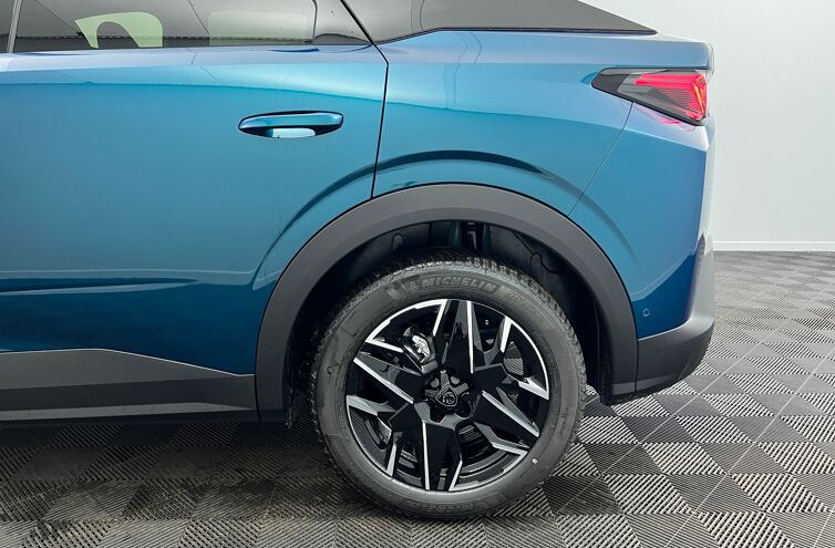 PEUGEOT 3008 SUV Hybride Essence