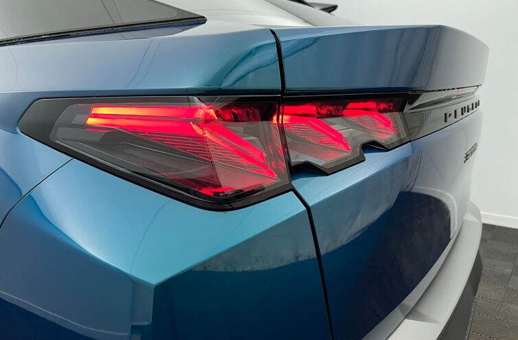 PEUGEOT 3008 SUV Hybride Essence