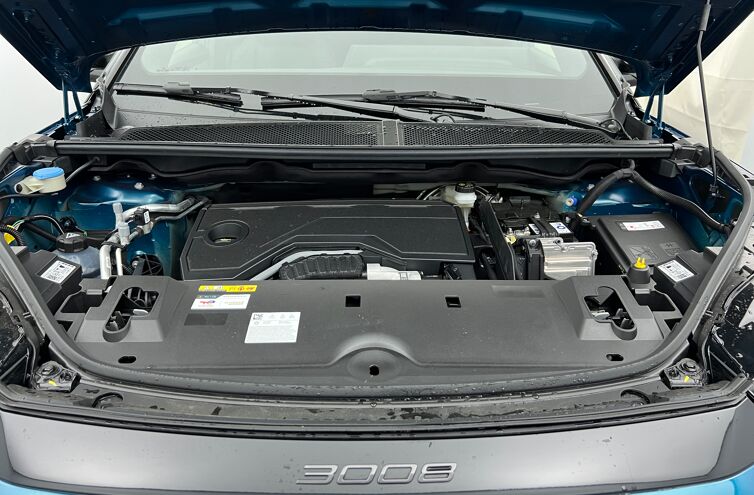 PEUGEOT 3008 SUV Hybride Essence