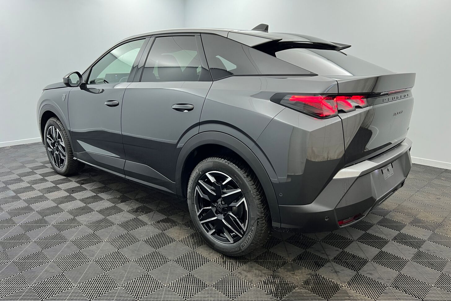 PEUGEOT 3008 SUV Hybride Essence