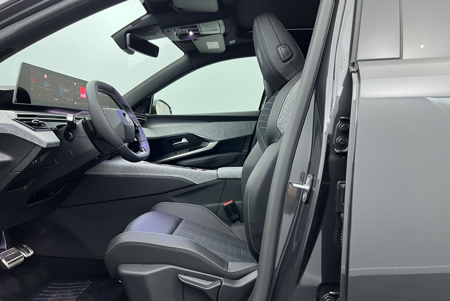 PEUGEOT 3008 SUV Hybride Essence