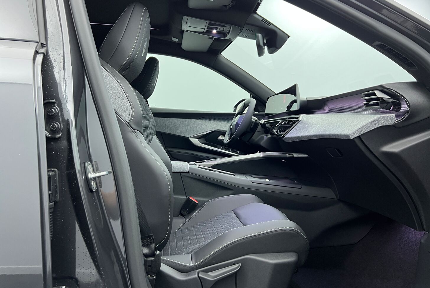 PEUGEOT 3008 SUV Hybride Essence