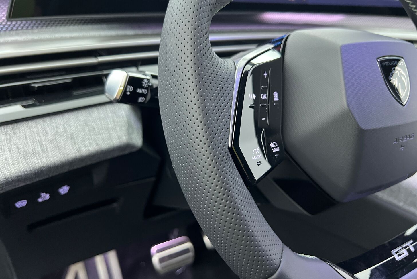 PEUGEOT 3008 SUV Hybride Essence