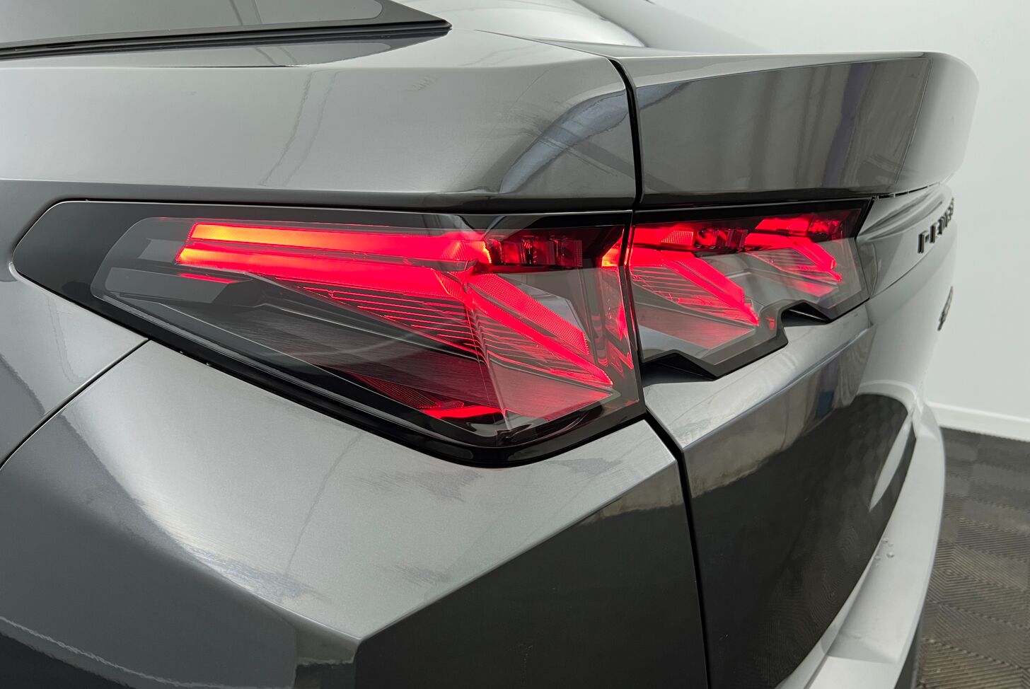 PEUGEOT 3008 SUV Hybride Essence