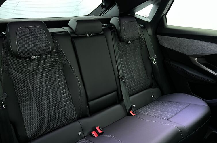 PEUGEOT 3008 SUV Hybride Essence