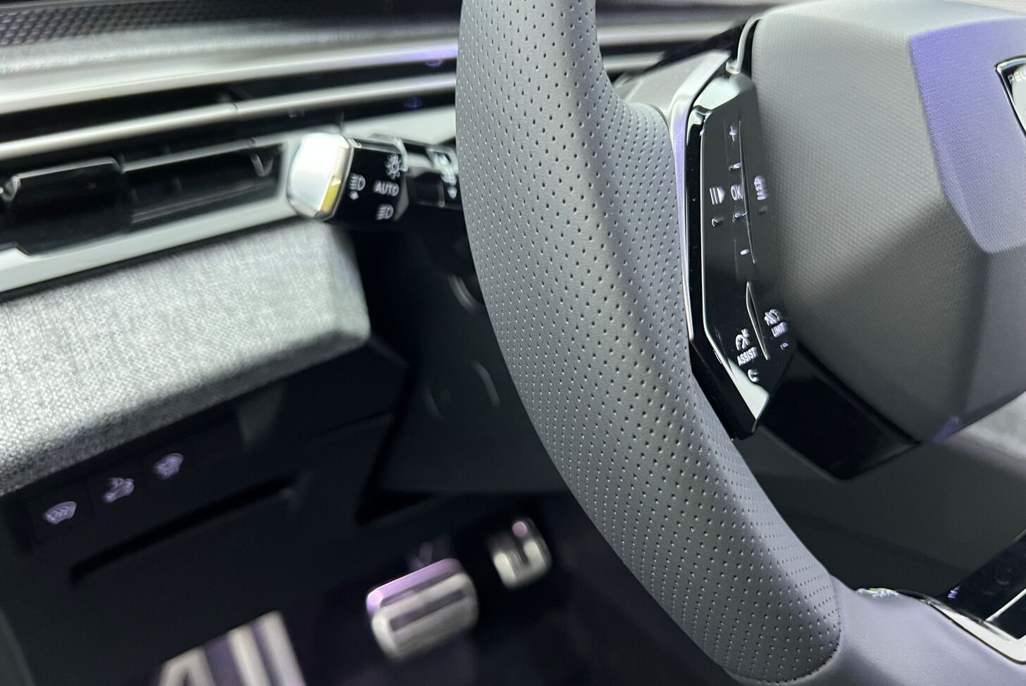 PEUGEOT 3008 SUV Hybride Essence