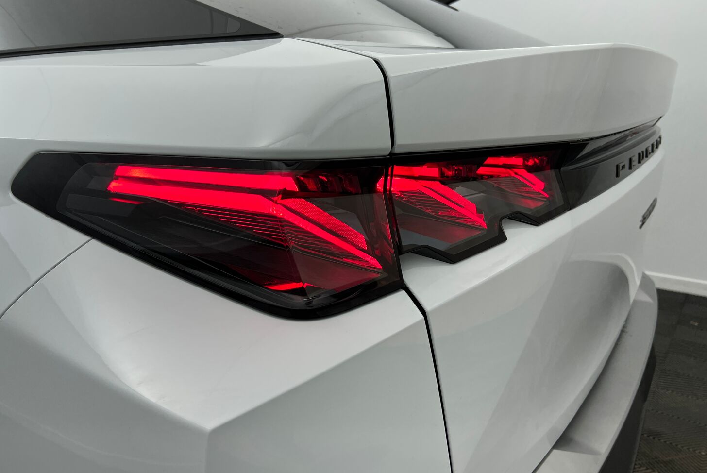 PEUGEOT 3008 SUV Hybride Essence