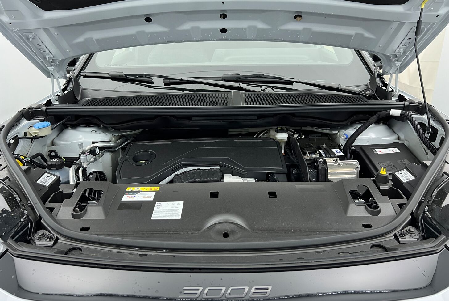 PEUGEOT 3008 SUV Hybride Essence