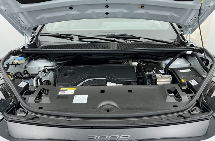 PEUGEOT 3008 SUV Hybride Essence