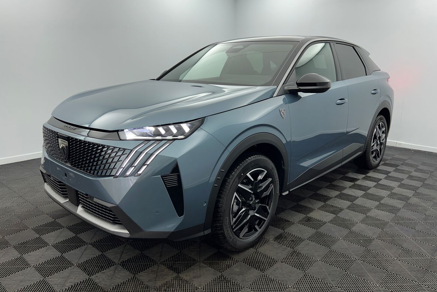 PEUGEOT 3008 SUV Hybride Essence