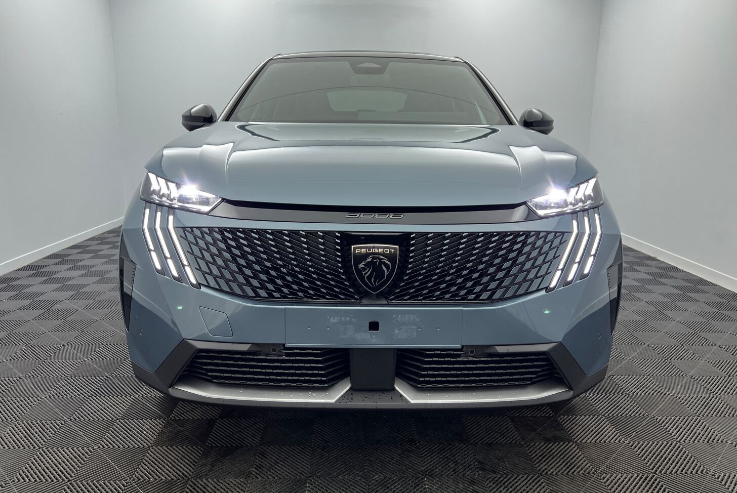 PEUGEOT 3008 SUV Hybride Essence