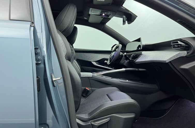 PEUGEOT 3008 SUV Hybride Essence