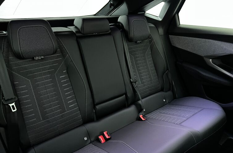 PEUGEOT 3008 SUV Hybride Essence