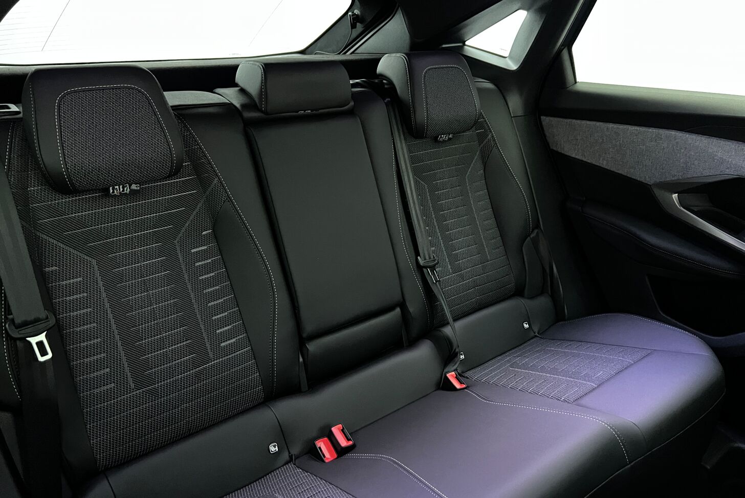 PEUGEOT 3008 SUV Hybride Essence