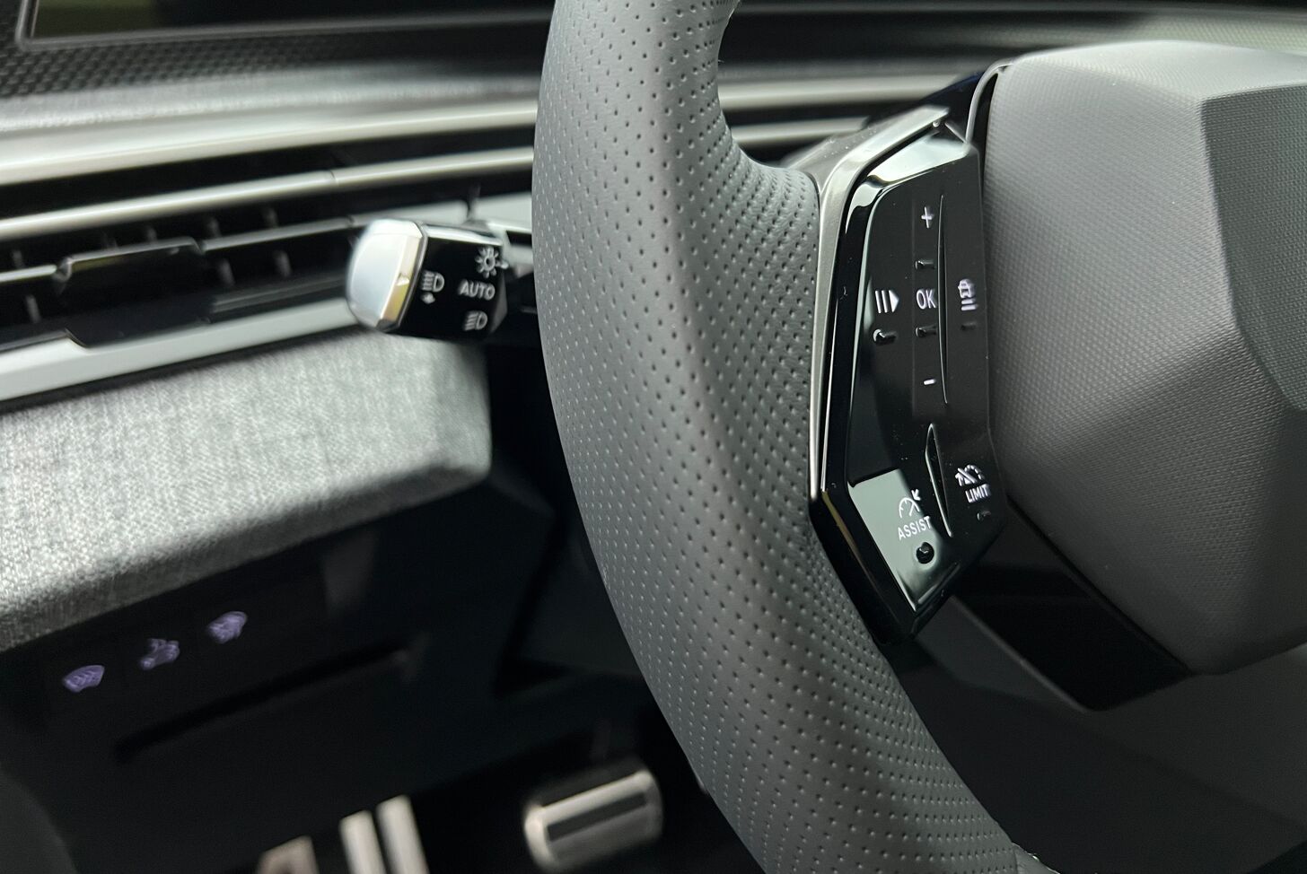 PEUGEOT 3008 SUV Hybride Essence