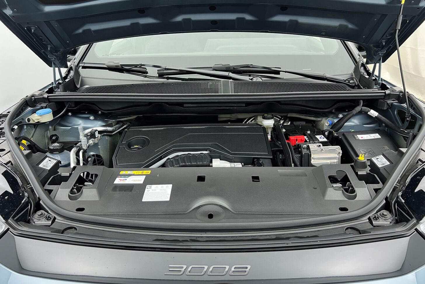 PEUGEOT 3008 SUV Hybride Essence