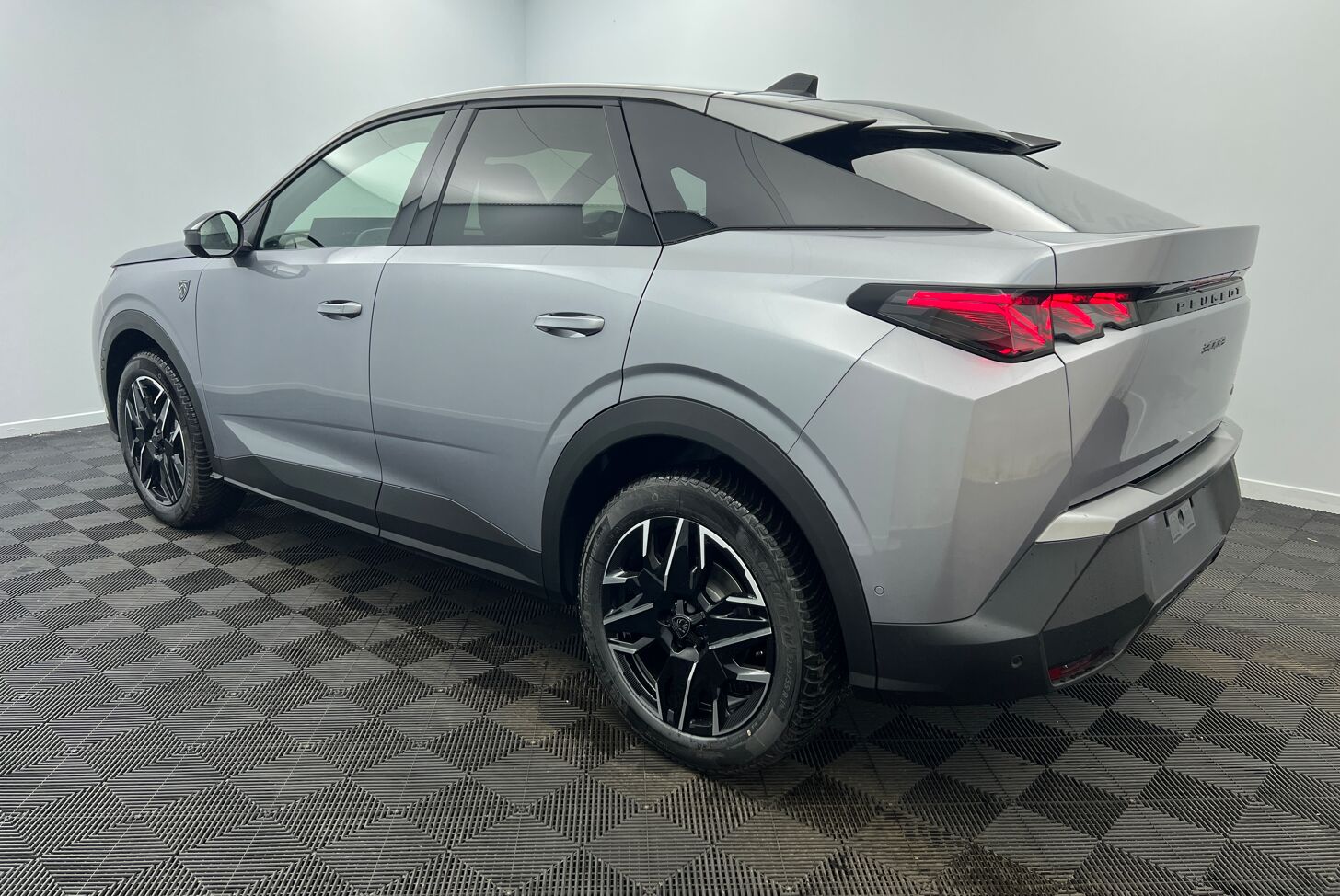 PEUGEOT 3008 SUV Hybride Essence