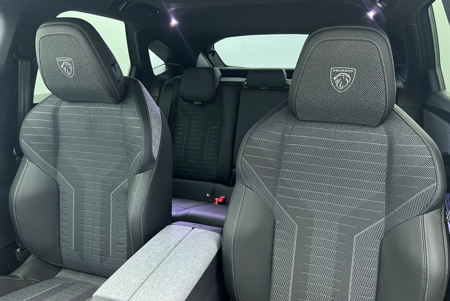 PEUGEOT 3008 SUV Hybride Essence