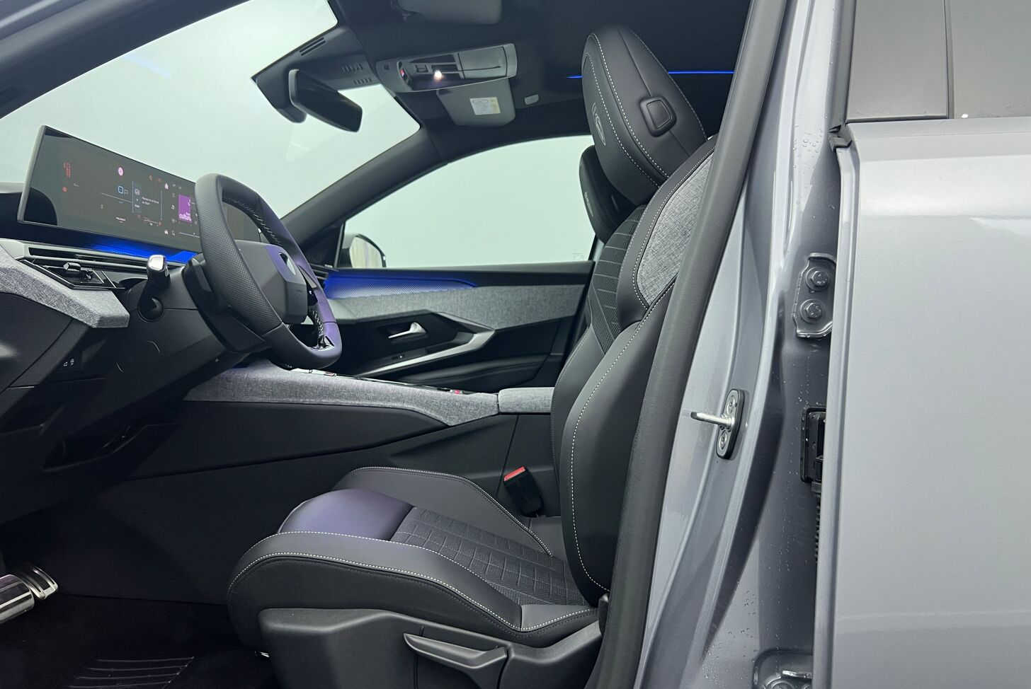 PEUGEOT 3008 SUV Hybride Essence