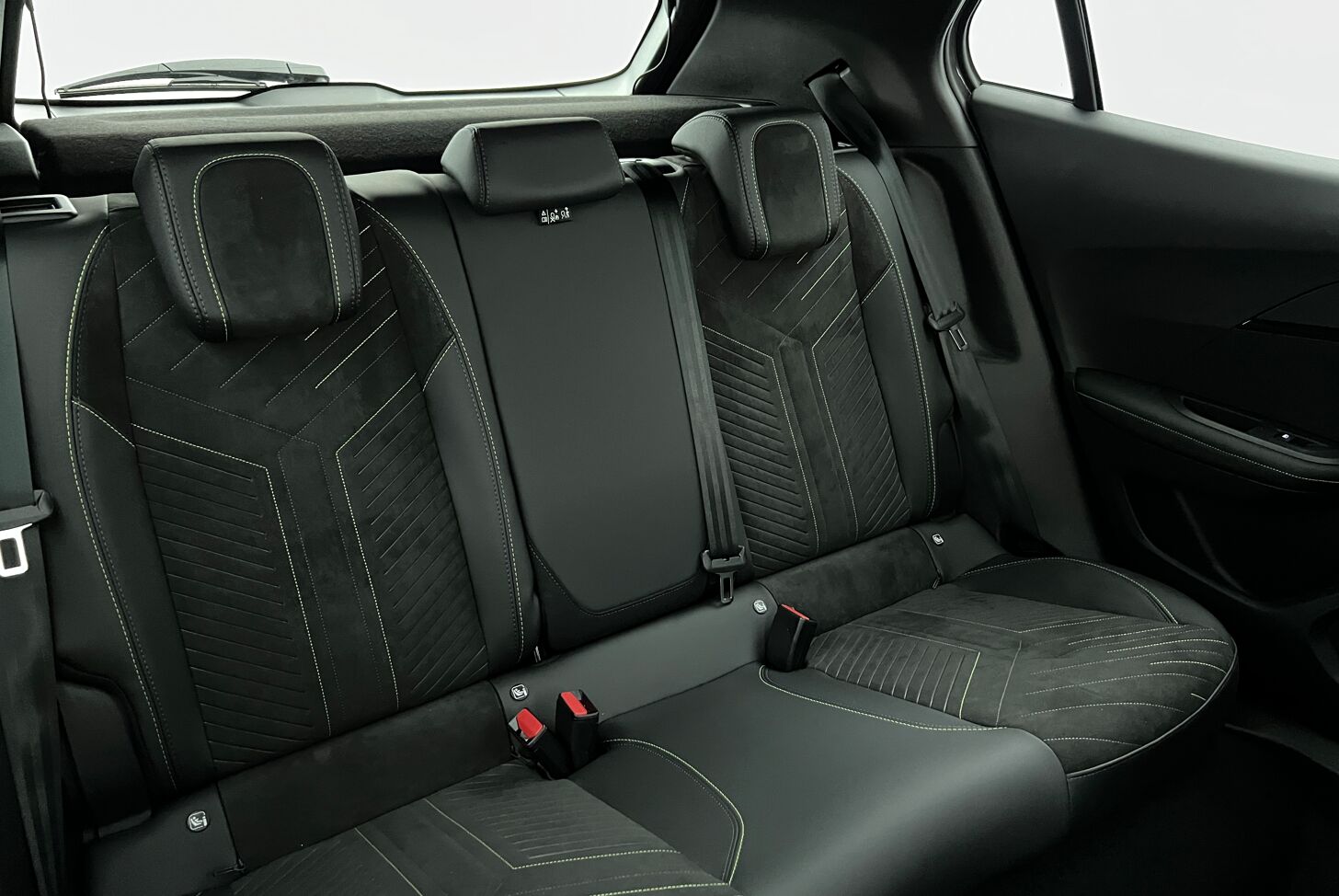 PEUGEOT 2008 SUV Hybride Essence