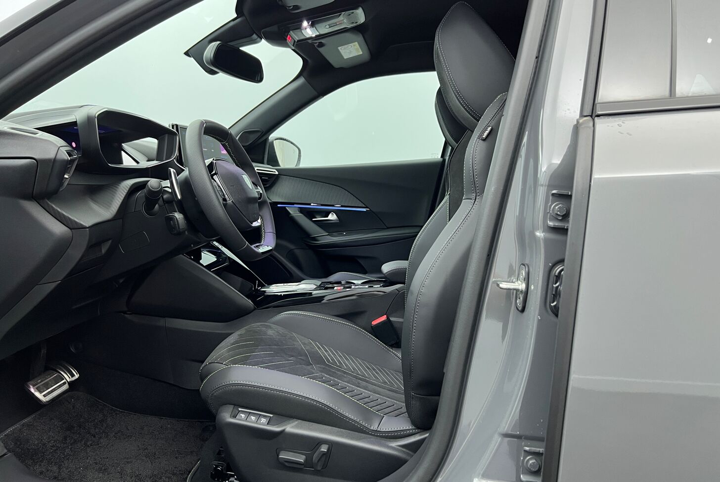 PEUGEOT 2008 SUV Hybride Essence