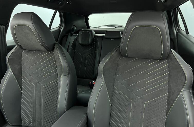 PEUGEOT 2008 SUV Hybride Essence