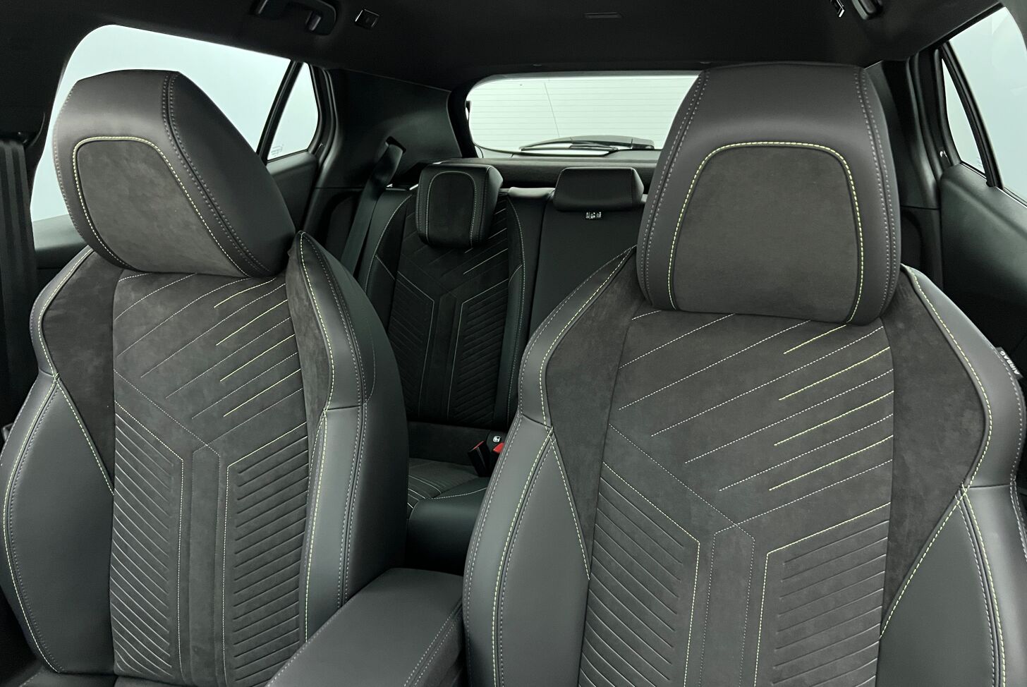 PEUGEOT 2008 SUV Hybride Essence