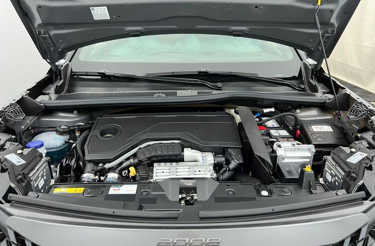 PEUGEOT 2008 SUV Hybride Essence