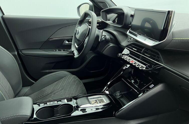 PEUGEOT 2008 SUV Hybride Essence