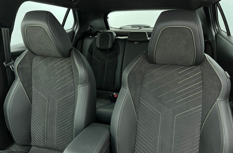 PEUGEOT 2008 SUV Hybride Essence