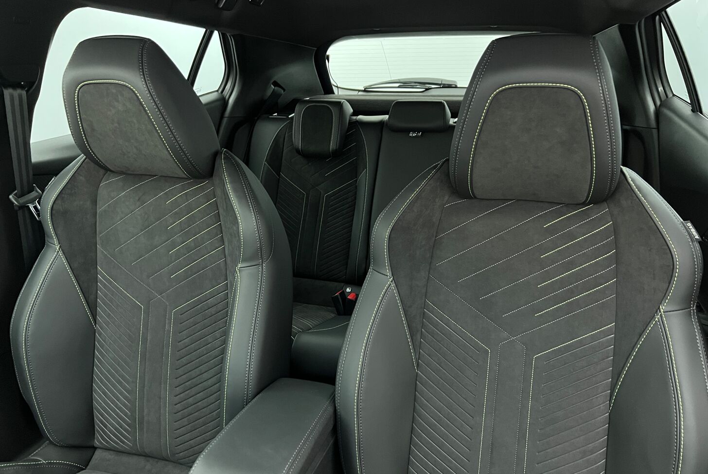 PEUGEOT 2008 SUV Hybride Essence