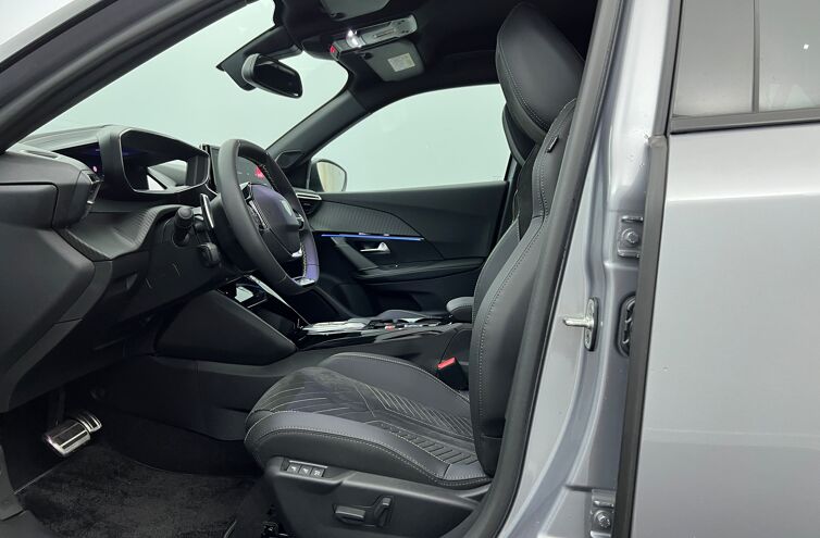 PEUGEOT 2008 SUV Hybride Essence