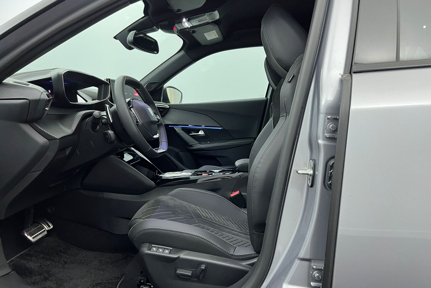 PEUGEOT 2008 SUV Hybride Essence