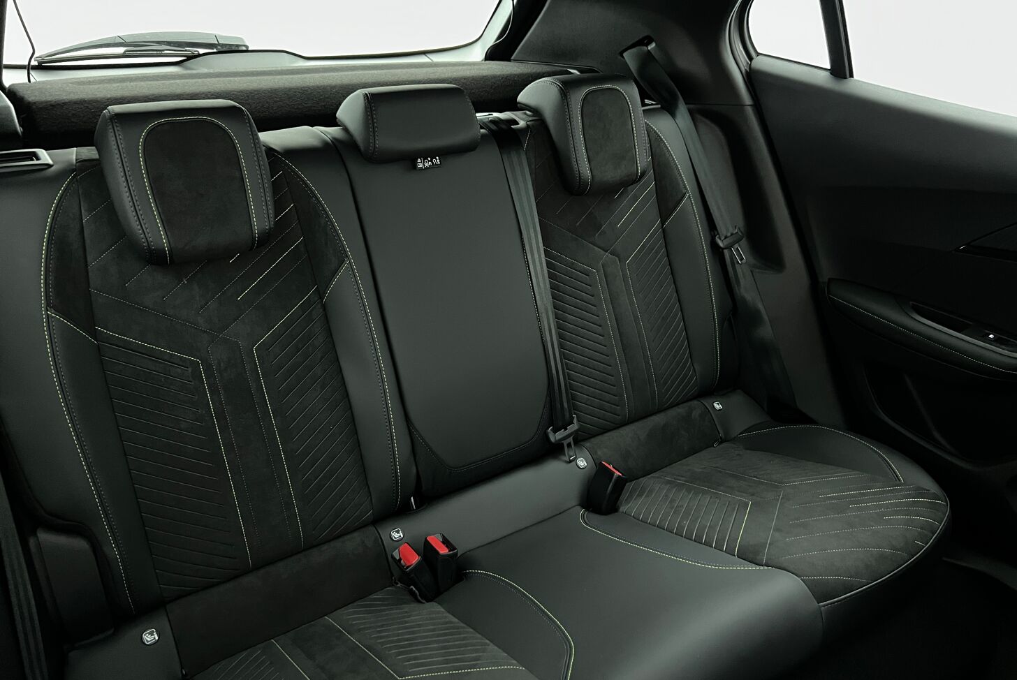 PEUGEOT 2008 SUV Hybride Essence