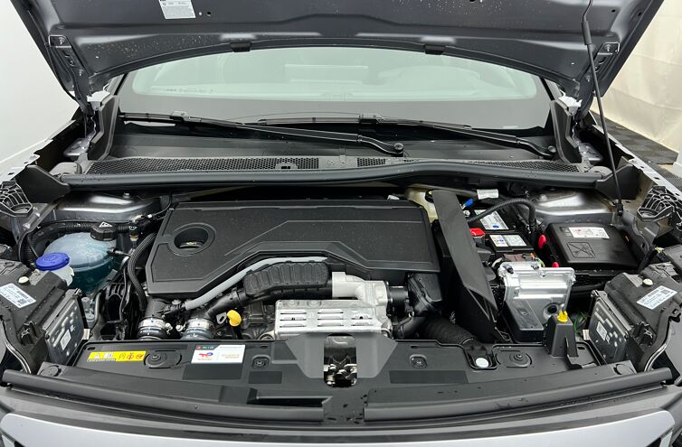 PEUGEOT 2008 SUV Hybride Essence