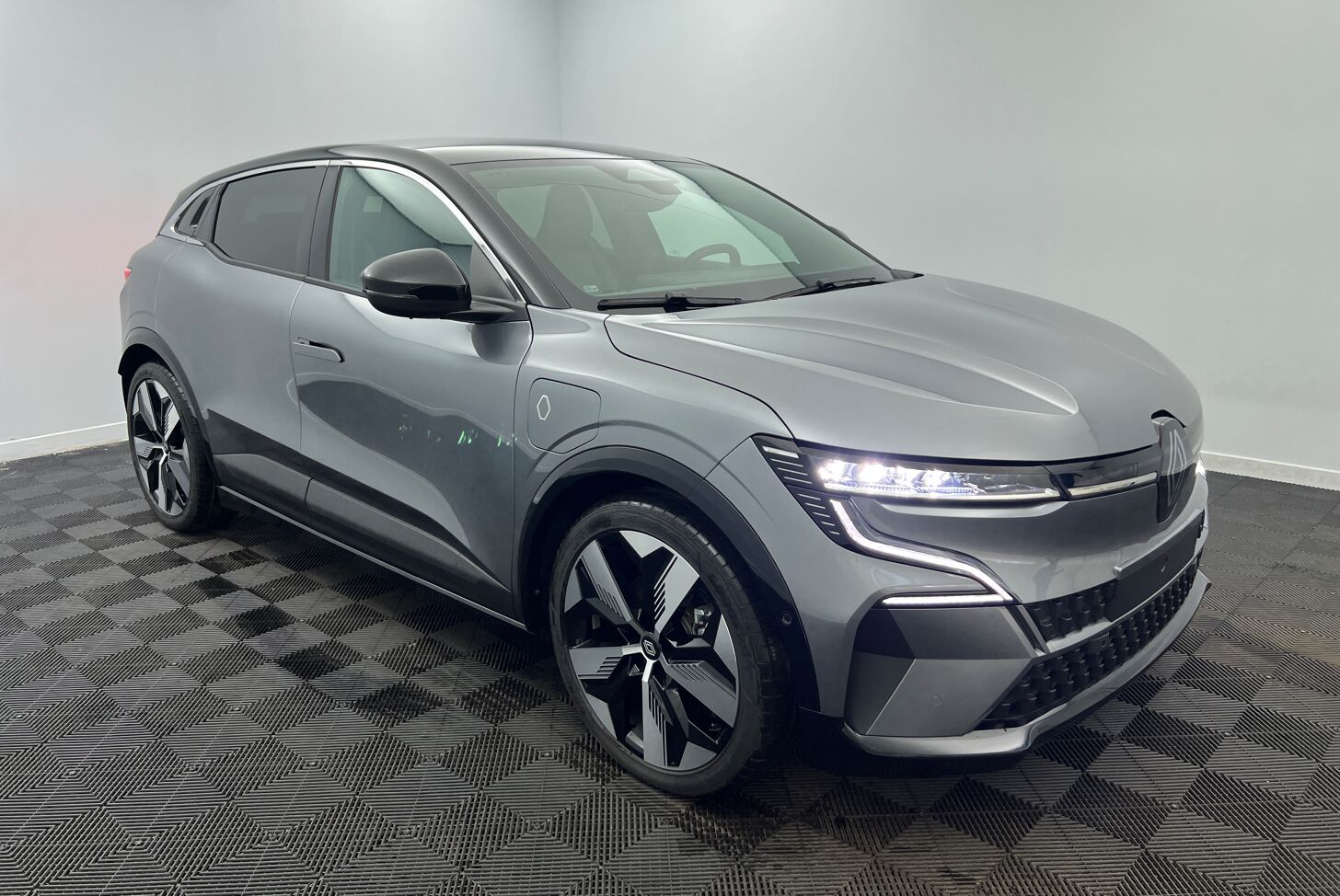 RENAULT Megane E-Tech électrique Berline Electrique 