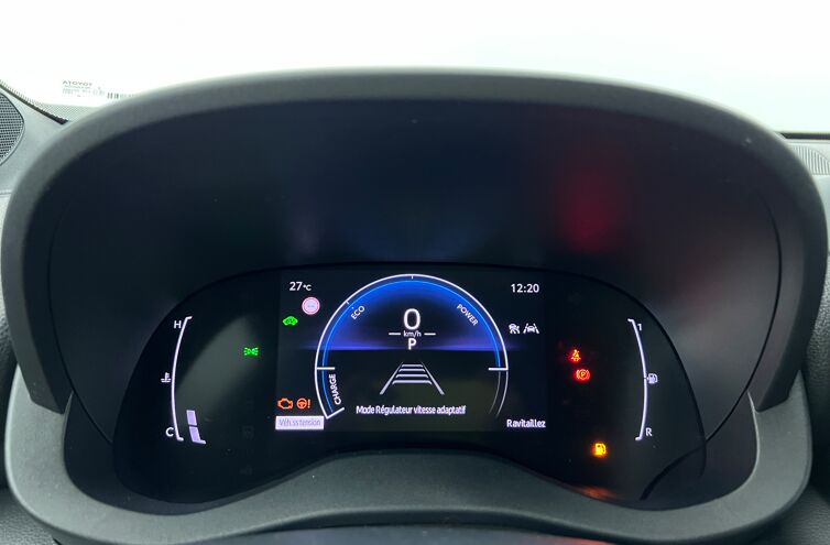 TOYOTA Yaris Cross SUV Hybride Essence