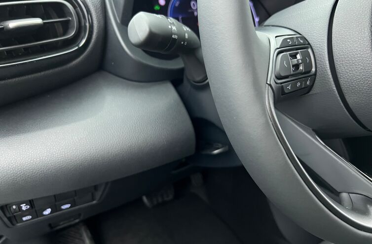 TOYOTA Yaris Cross SUV Hybride Essence